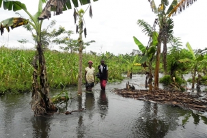 Hunger looms in aftermath of floods